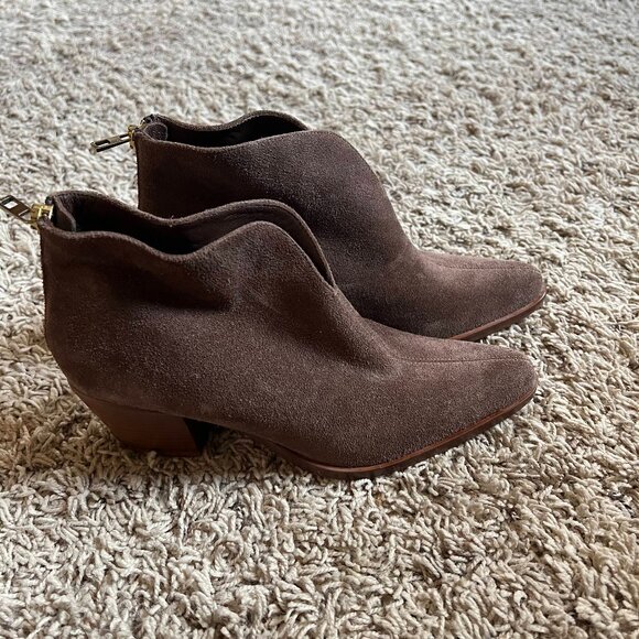 NEW Vince Havana Notch Bootie in Walnut, Size 8 - Picture 2 of 4